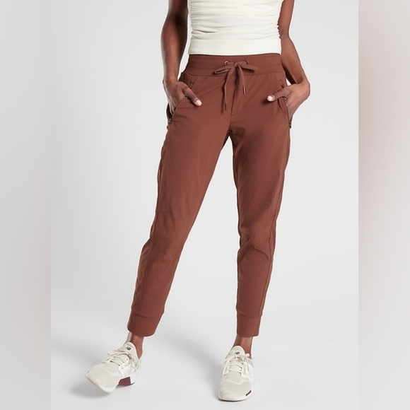 Athleta Trekkie North Joggers In Rust Red, Size 2 - Picture 1 of 8